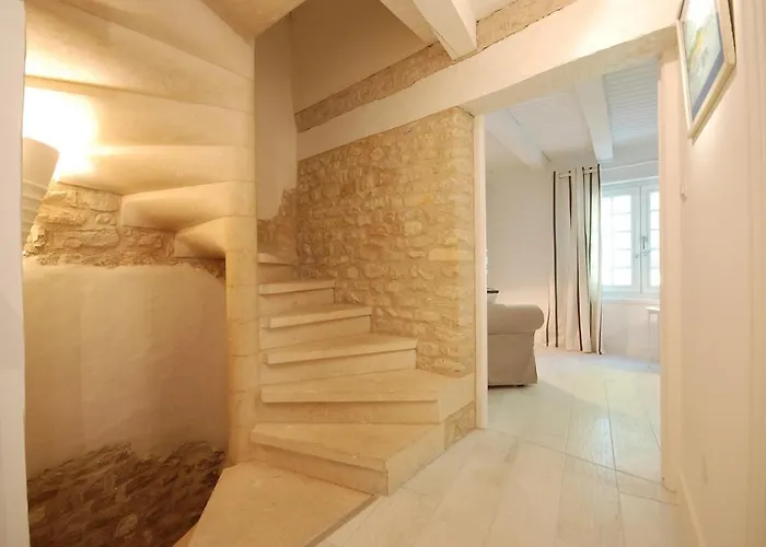 400 Historique Demeure Ancienne A Colombage Saint-Martin-de-Ré